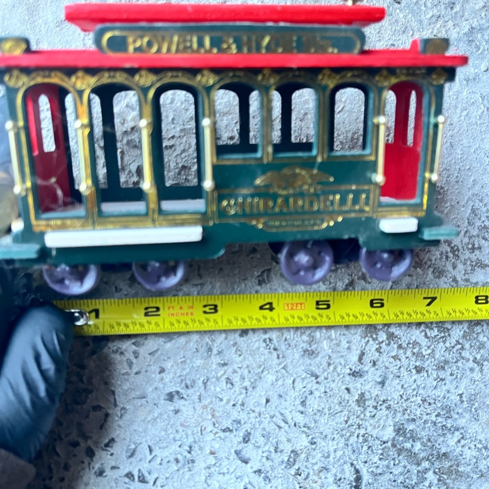 Ghiradelli chocolate  Green and Red Cable Car wooden/plastic